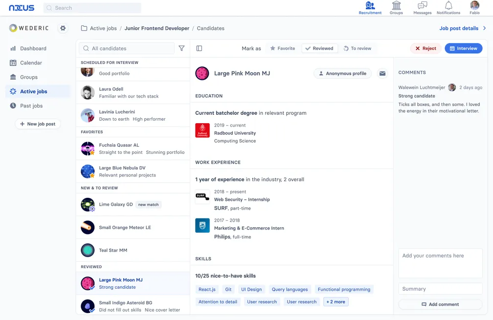 Employer candidate manager. On the left, a list candidates in various stages of the recruitment funnel. On the right, the selected student profile with their curriculum. There's also a side panel for recruiter comments.